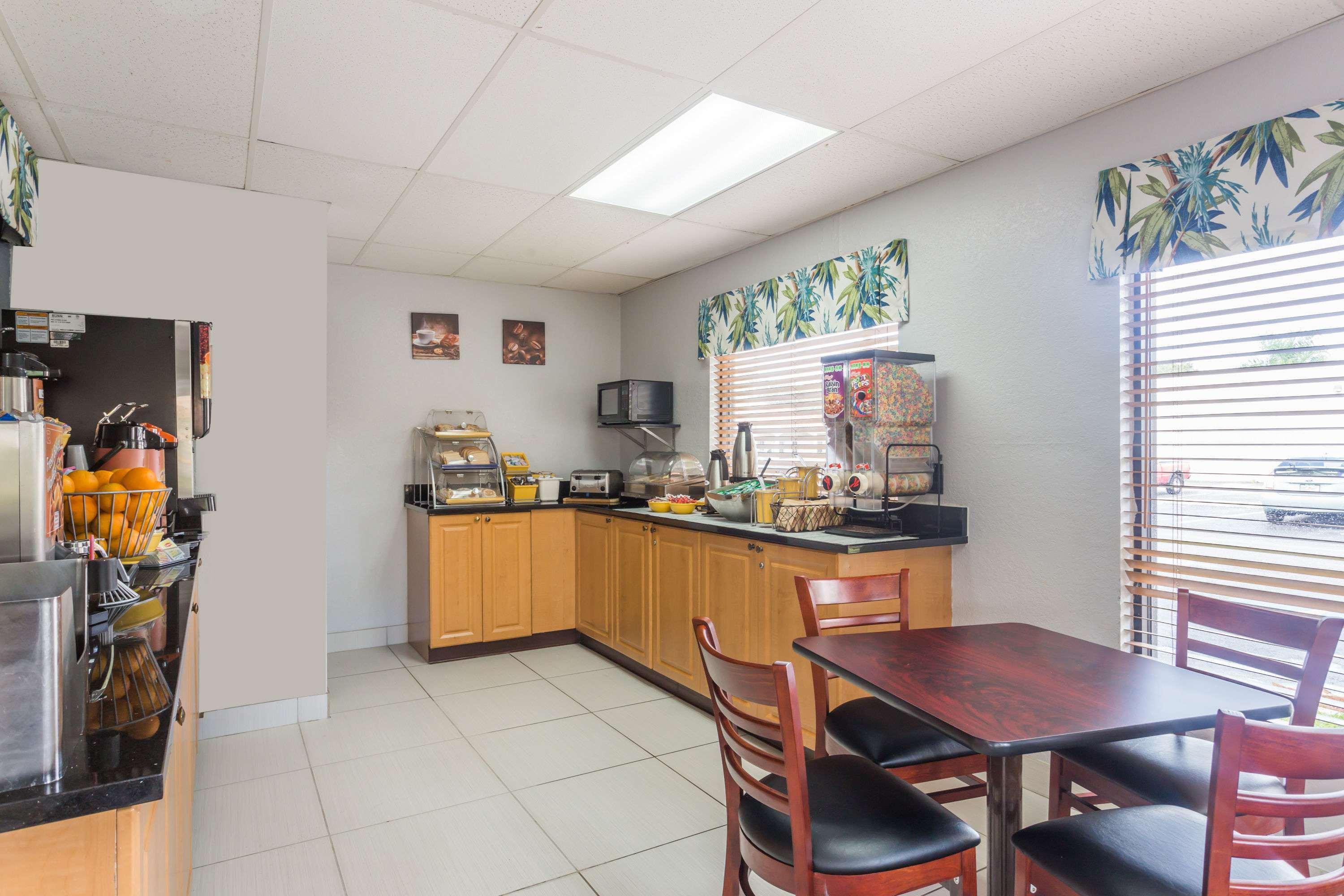 Days Inn By Wyndham Sarasota I-75 Vamo Zewnętrze zdjęcie