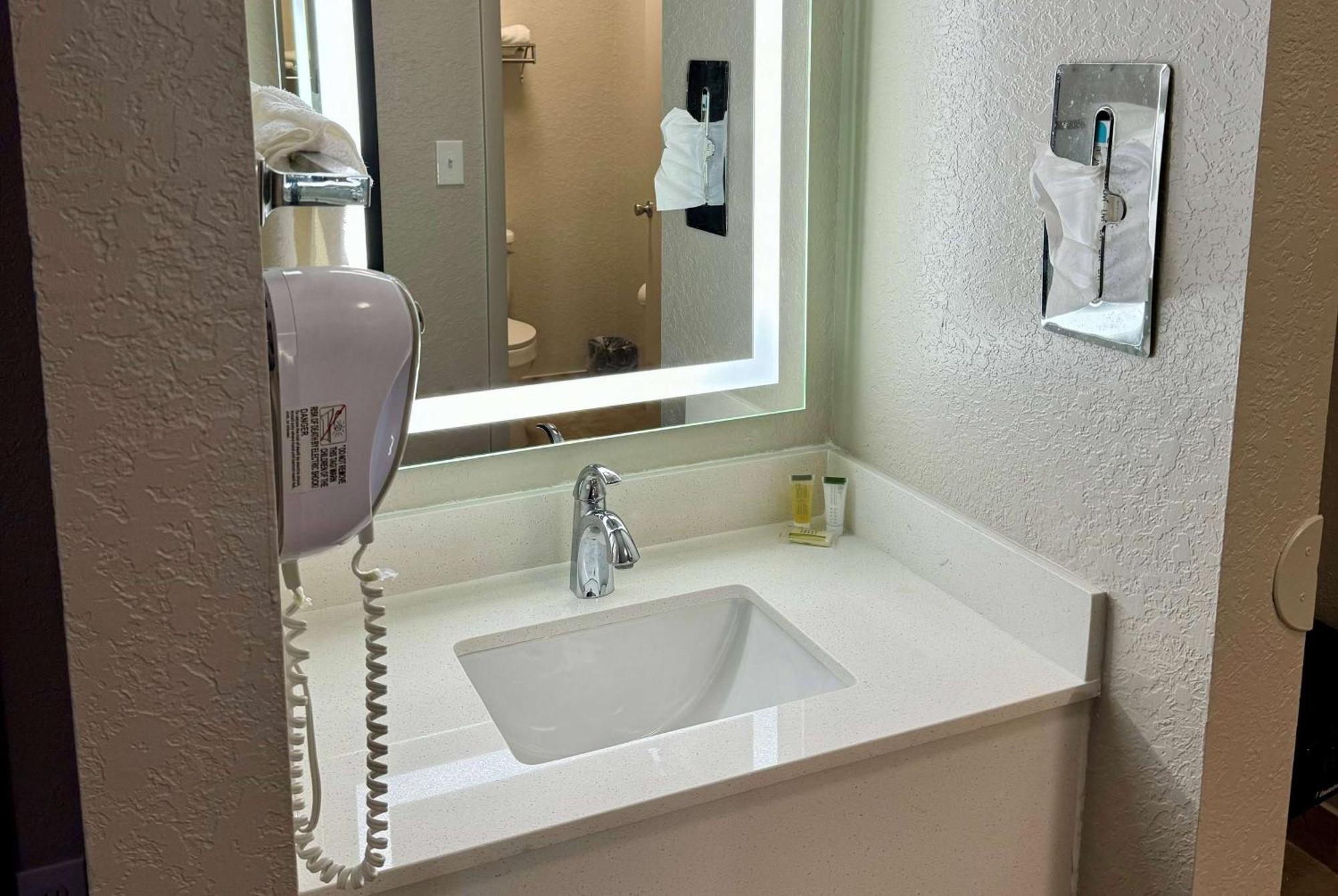 Days Inn By Wyndham Sarasota I-75 Vamo Zewnętrze zdjęcie